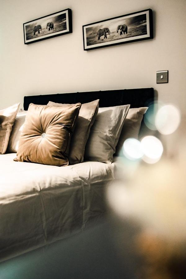 Bv Cosy Basement Apartment At Conditioning House Bradford  Exterior foto